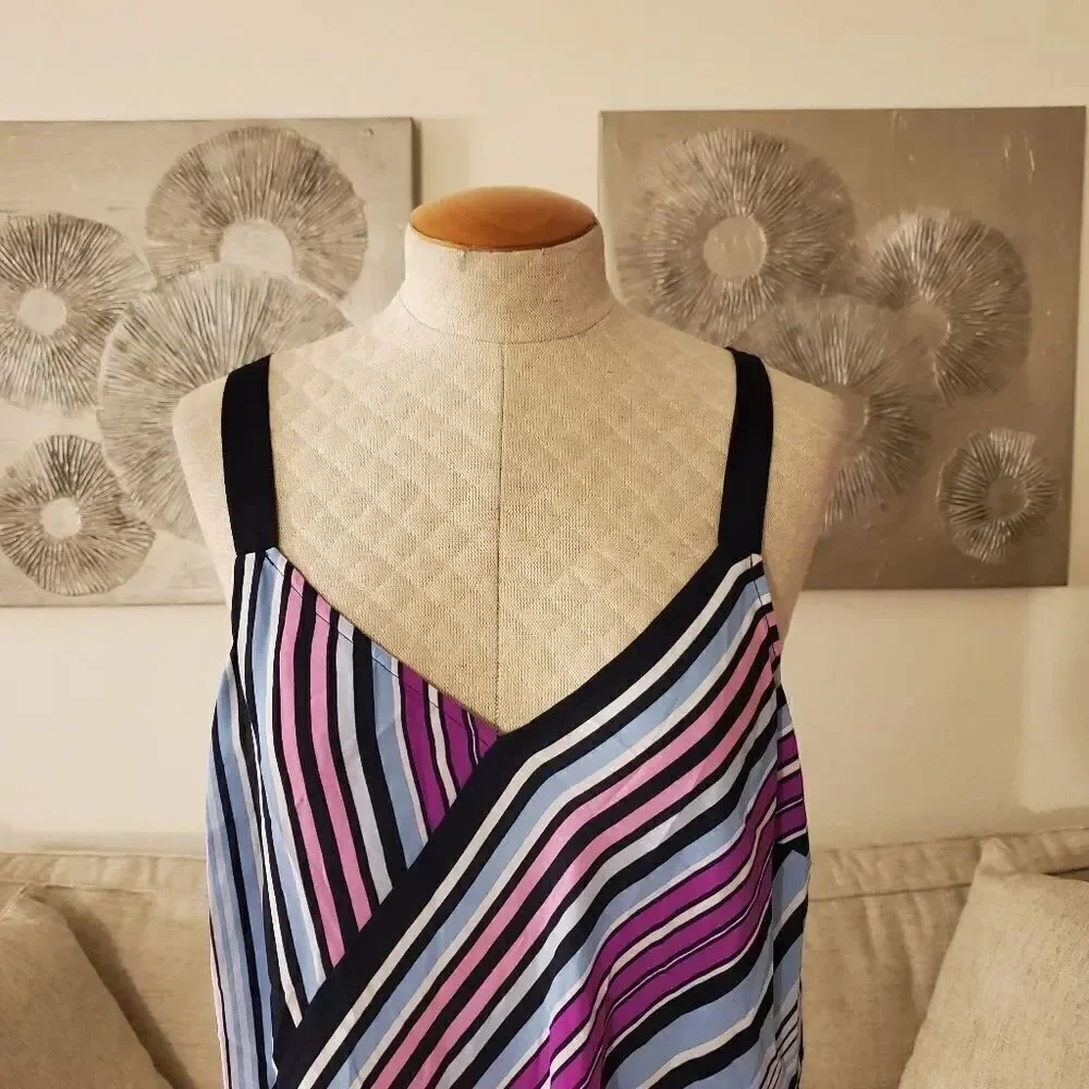 Vince Camuto Asymmetrical Hem Colorful Boardwalk Tank size Large- NEW